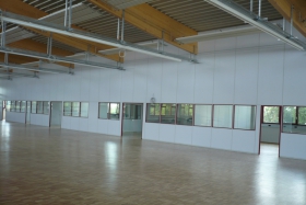 Teilglaselemente in Lagerhalle (Trennwände, Trennwand, Teilglas, Teilverglast)